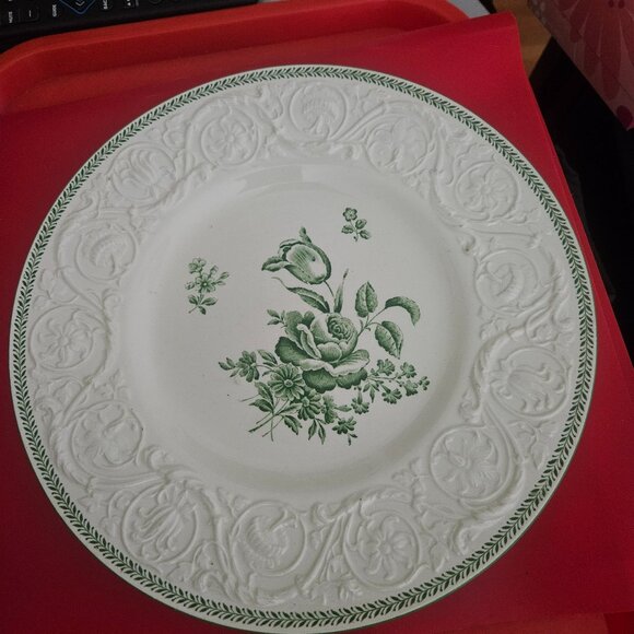 Wedgwood Other - Wedgewood patrician plate in torbay green pattern embossed scroll border